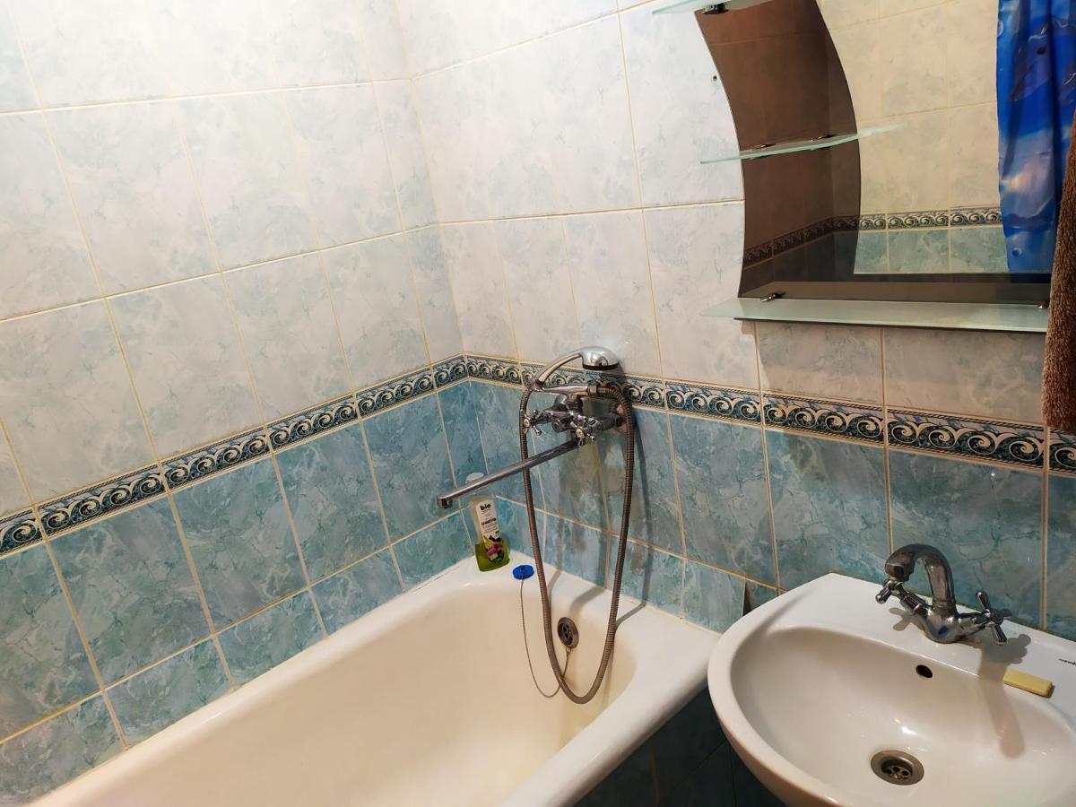 Ильинская 3К Посуточно Почасово Apartment Sumy Bagian luar foto